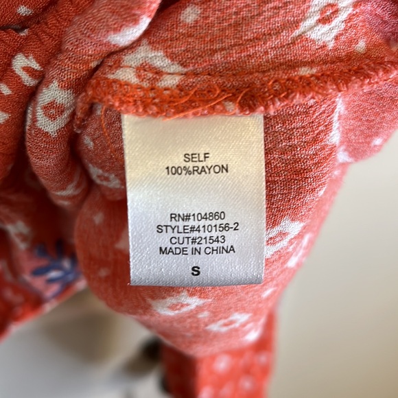 Anthropologie Chloe & Katie Embroidered Salmon and Blue Crop Top - Picture 6 of 8